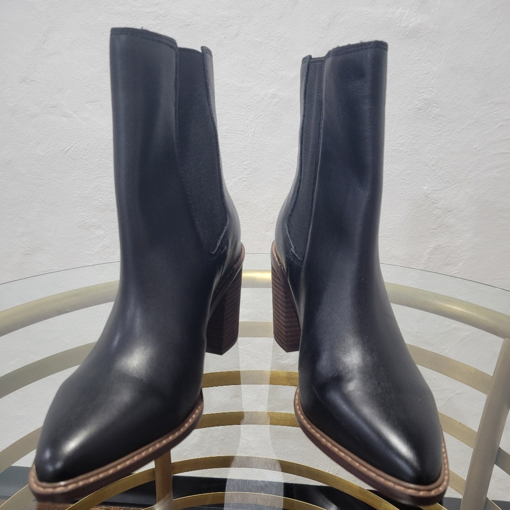 CROWN VINTAGE PIMMY BOOTIE NWOT